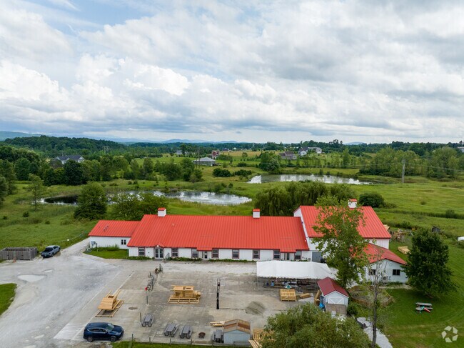 The Schoolhouse Learning is a private independent school serving grades pre-K to 8.