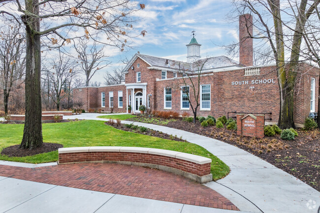 South Elementary School has an average student to teacher ratio of 13 to 1.