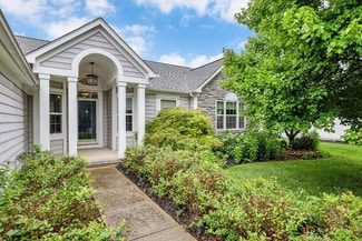 2691 Abbey Knoll Dr, Lewis Center, OH 43035