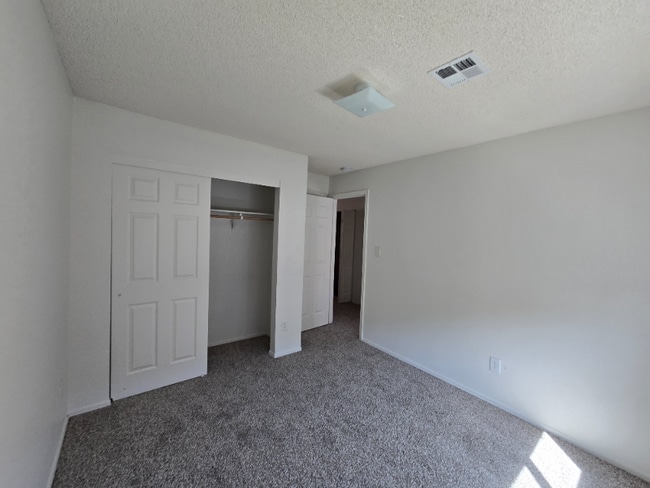 953 S 47th Dr, Yuma, AZ 85364 - photo 4