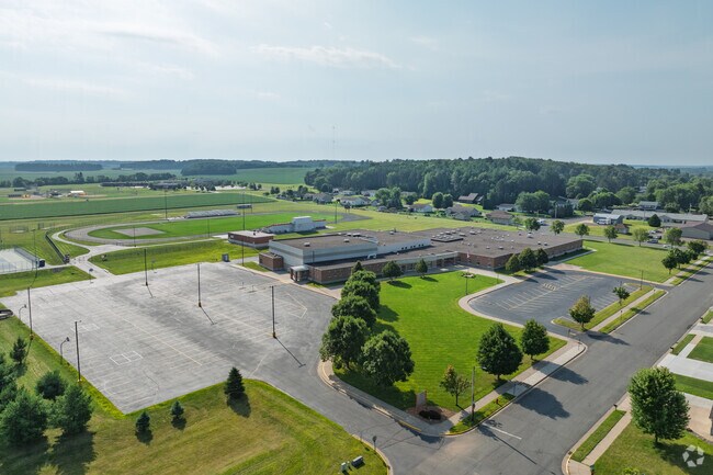 Bloomer Middle School is located adjacent to the elementary.