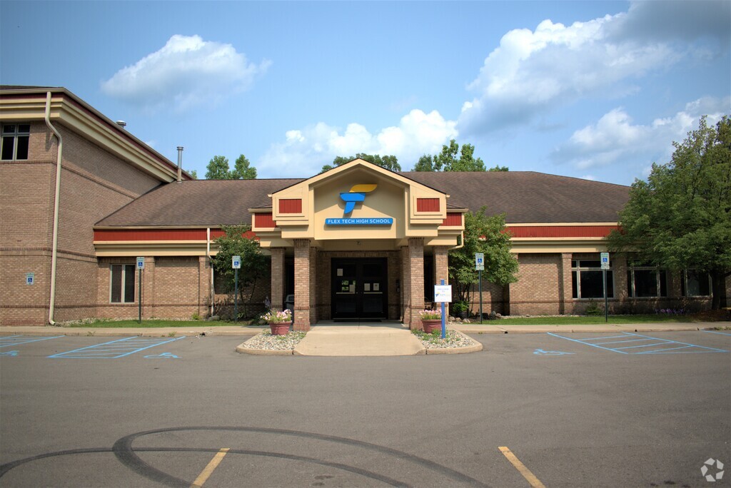 FlexTech High School offers flexible scheduling and authentic learning experiences.