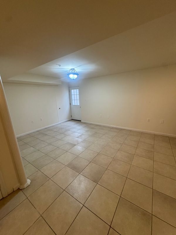 8701 Lindendale Dr, Laurel, MD 20707 - photo 2