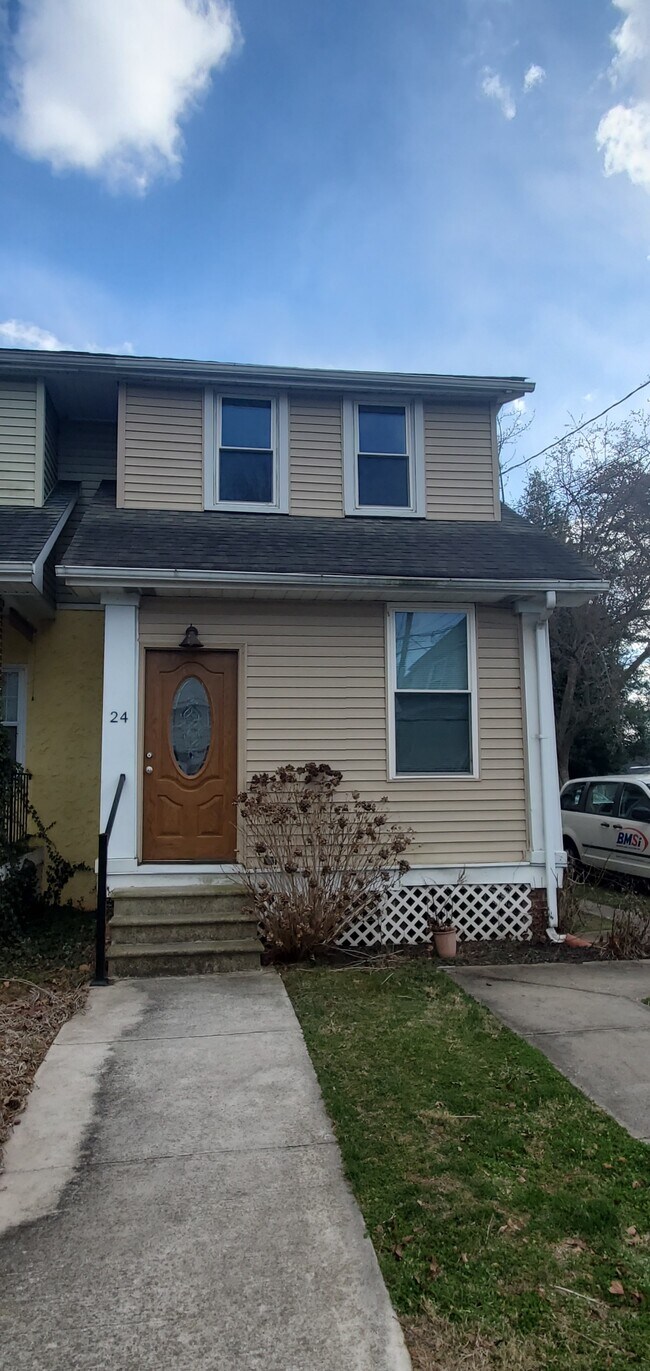 24 W Champlain Ave Unit 2, Wilmington, DE 19804