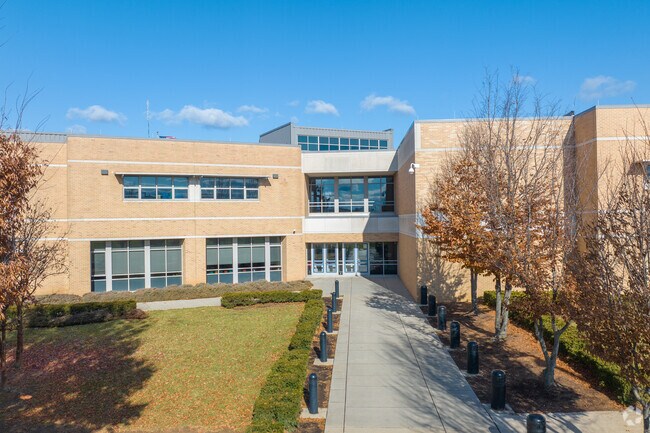 Zephyr Elementary School sports a 14 to 1 student to teacher ratio.