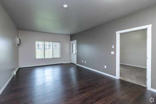 2BR, 2BA - 1,130SF - Living Room