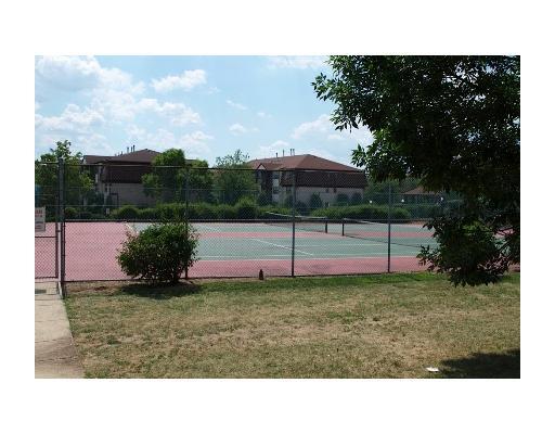 906 Green Hollow Dr, Iselin, NJ 08830 - photo 7