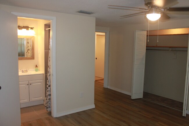 10702 Laburnum Dr, Port Richey, FL 34668 - photo 7