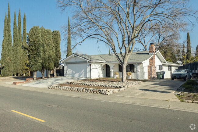 Many homes in Foothill Farms have a ranch style to them.