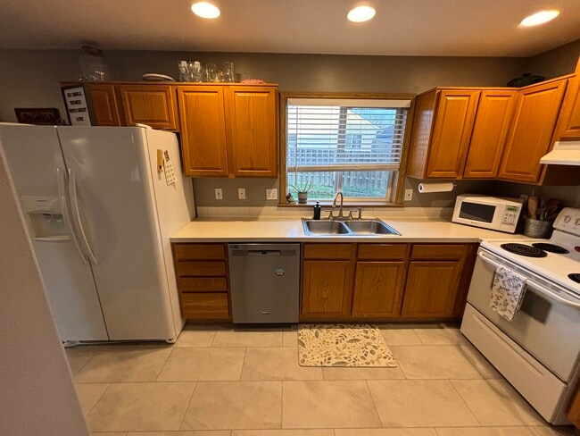 1330 N Creekside Ln, Newberg, OR 97132 - photo 6