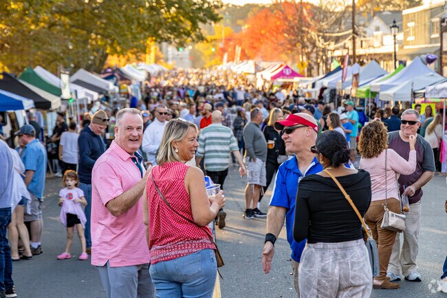 Rally your friends and head to the Pearl River Fest for an unforgettable afternoon in Pearl River, NY.