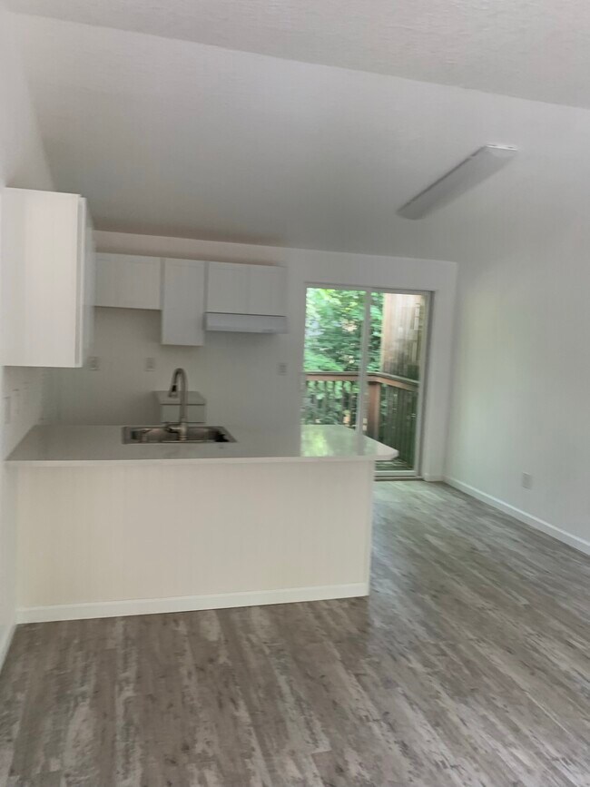 4950 SW 45th Ave unit 16, Portland, OR 97221 - photo 4