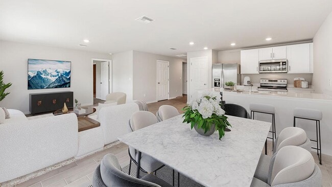 1223 Phillips Dr, Greenfield, IN 46140 - photo 2