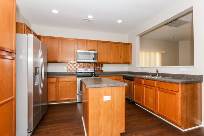 11723 Bending Branch Rd, Charlotte, NC 28227 - photo 5