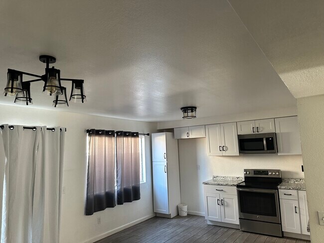272 E Jackson St unit C, Rialto, CA 92376 - photo 2