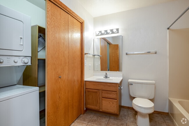The Shores Apartments, Green Bay, WI 54311 - photo 6