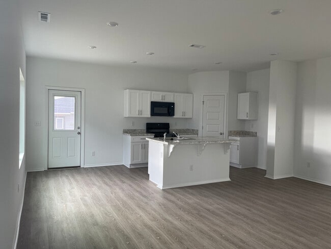 6723 SW Dignity Ave, Bentonville, AR 72712 - photo 5