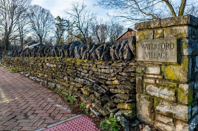 Old Dublin represents the city’s earliest settlements and features low stone fences.