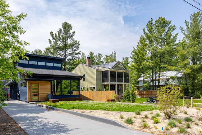 Rows of contemporary homes line the streets leading up to Glen Arbor's Lake Michigan shoreline.