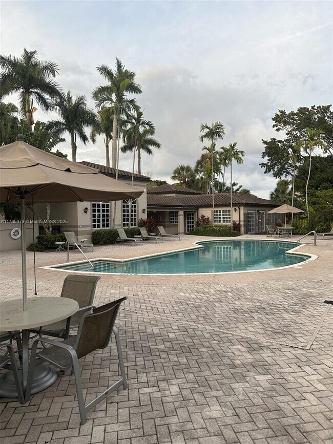 9783 Nob Hill Ct, Sunrise, FL 33351