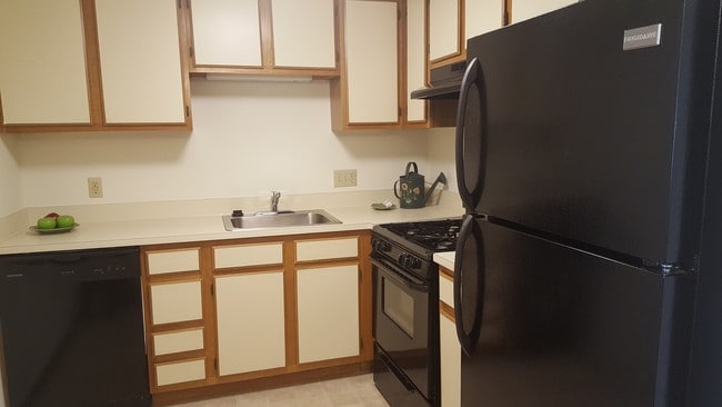 Cross Creek Apartments, Brunswick, OH 44212 - photo 4