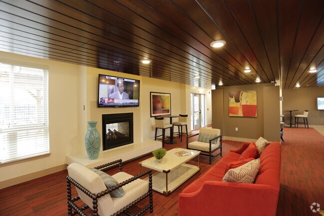 Heights At Linden Square, Gladstone, MO 64118 - photo 2