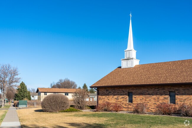 Wachter residents can attend church at several nearby congregations.