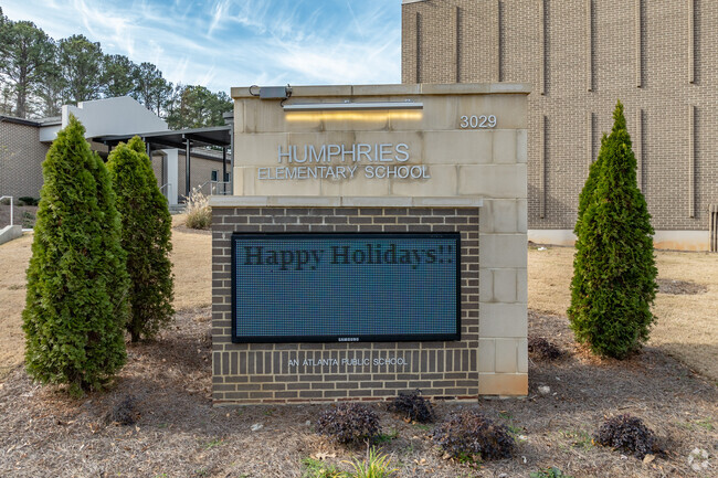 Humphries Elementary School serves students from K to 5th grade.