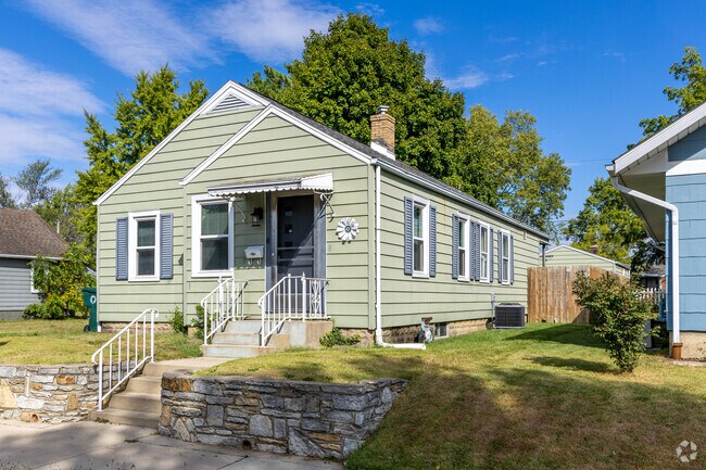 A colorful single family home in the Thomas Park - Avondale neighborhood.