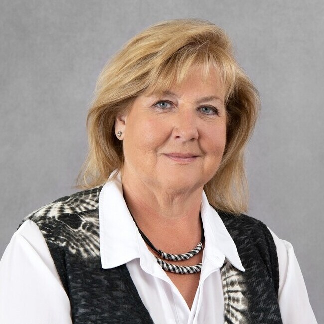 Melanie Calary-Barton