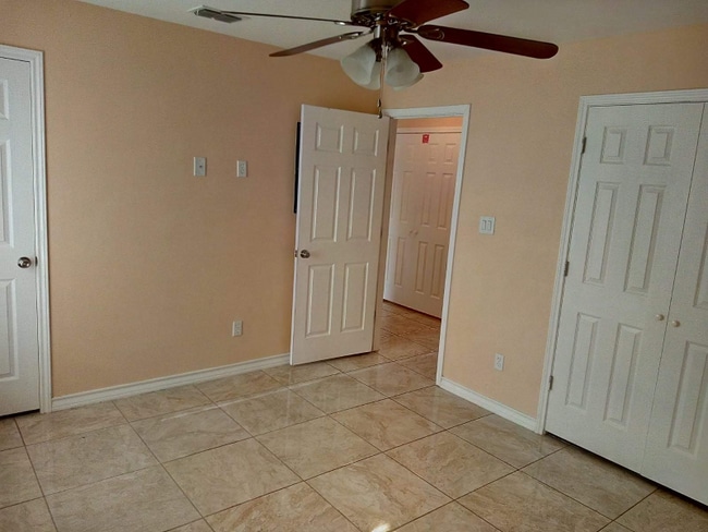 1302 Quitaca Dr unit B copy, Edinburg, TX 78541 - photo 6