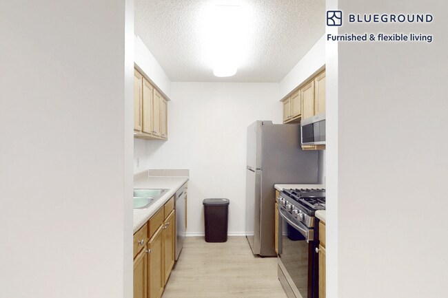 13116 Autumn Woods Way unit FL3-ID8544A, Fairfax, VA 22033 - photo 6