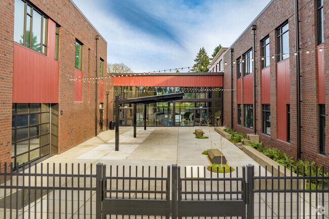 Marrion Elementary School has open courtyard for outdoor brakes between classes/