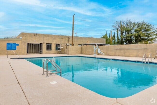 Explore Pima County's Catalina Recreation Center for community activities like swimming.