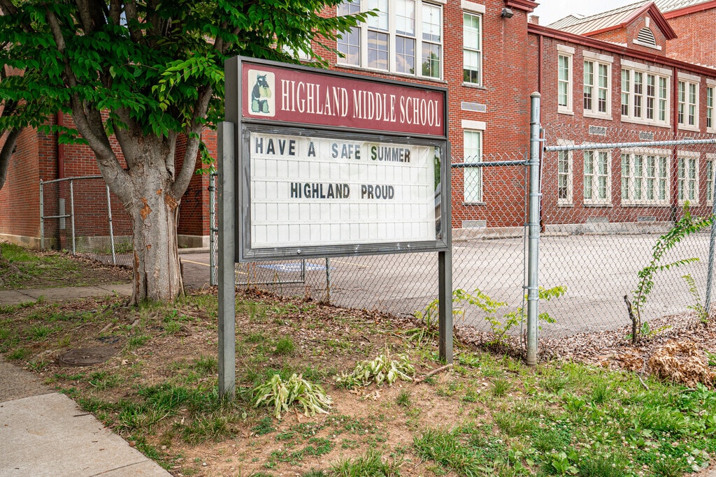 Welcome to Highland Middle School in Deer Park.