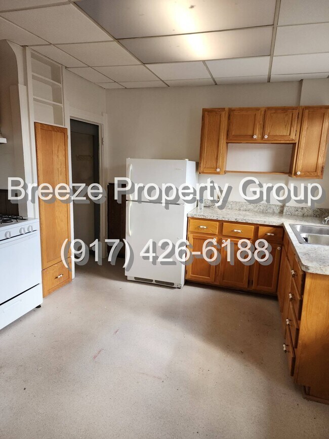 1508 Albert St, Toledo, OH 43605 - photo 3