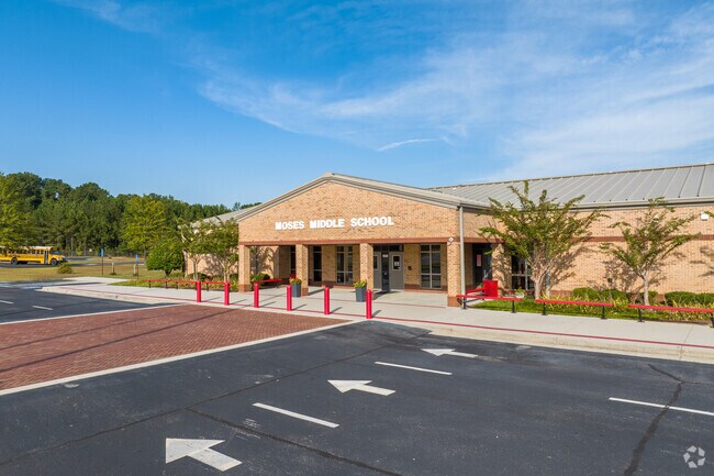 Lena Mae Moses Middle School follows the curriculum of the Paulding County School District.