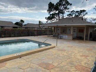 27600 Southview Dr, Bonita Springs, FL 34135