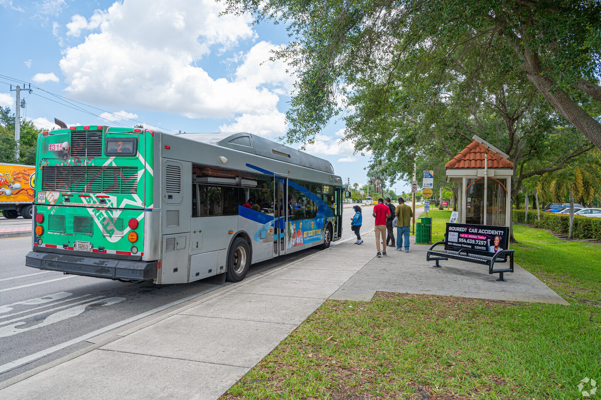 Public transportation is easily accessible along Miramar Parkway in the Miramar Park.