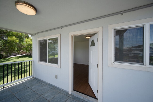 4494 Sierra Dr unit Studio, Honolulu, HI 96816 - photo 3