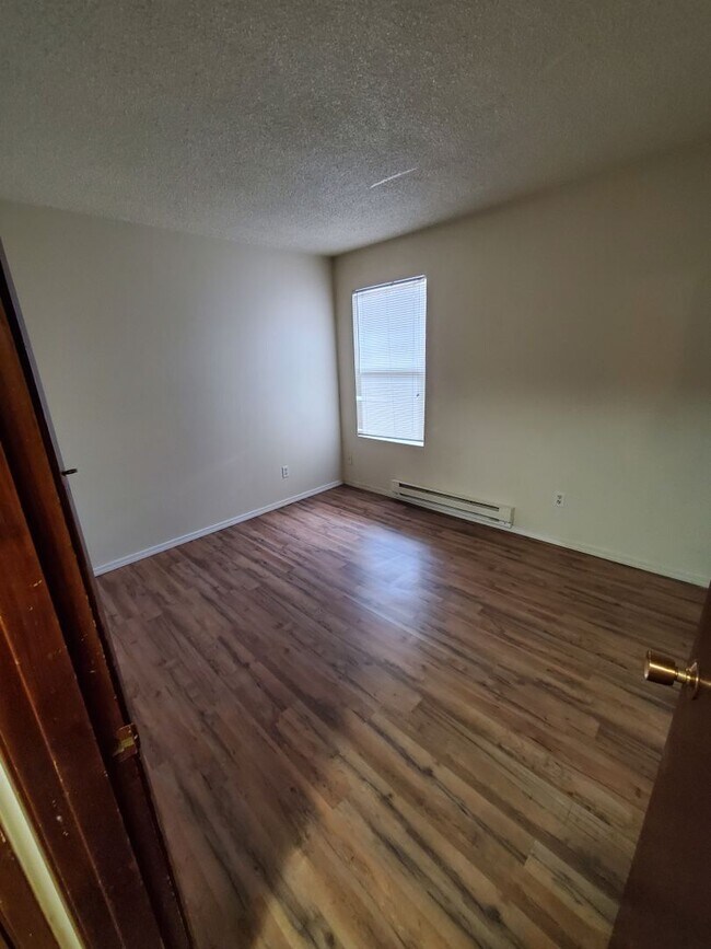 Bayview Apartments | Bright Units with Easy Transit Options, Seattle, WA 98144 - photo 7