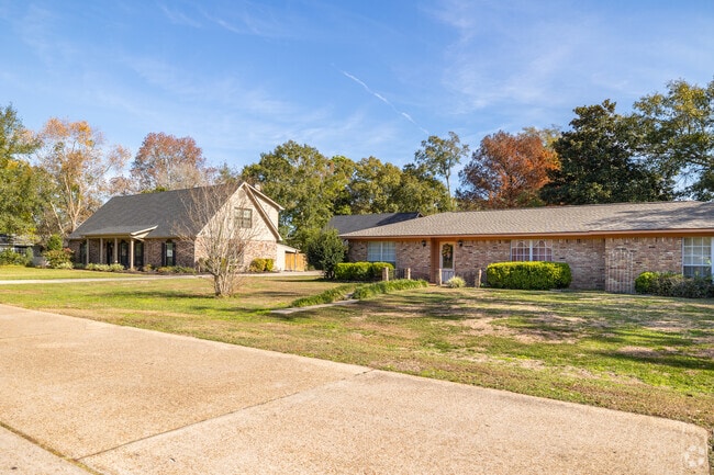 Different styles of homes in Gautier, MS are a good reason to move there.