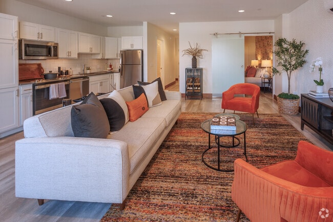 1BR, 1BA - 833SF - Living Room