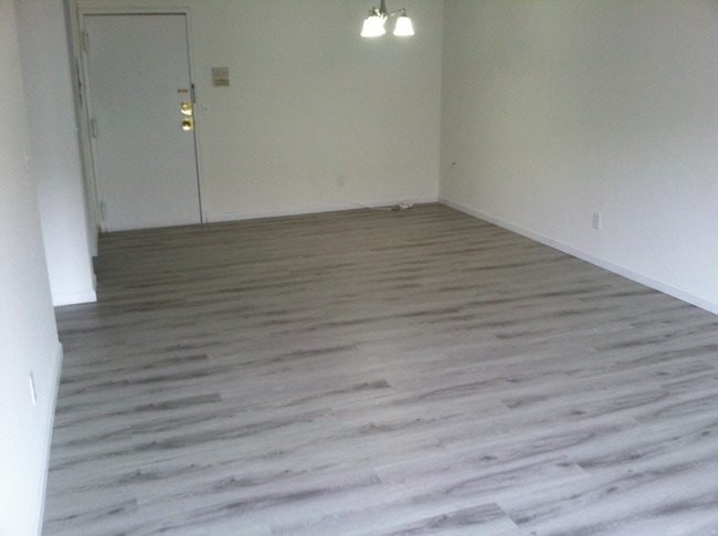 208 Undercliff Ave unit B7, Edgewater, NJ 07020 - photo 5