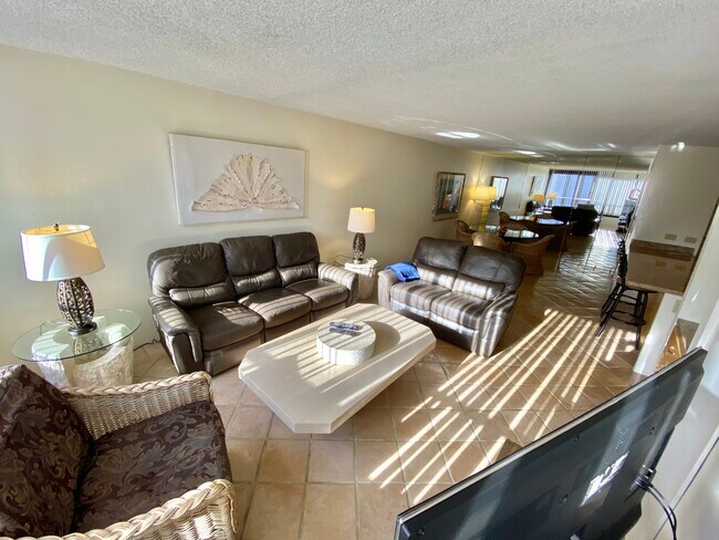 Discovery Bay Center unit 2519, Honolulu, HI 96815 - photo 5
