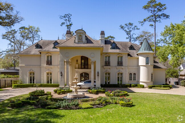 The estates of Hunters Creek Village often feature ornate landscaping with fountains.