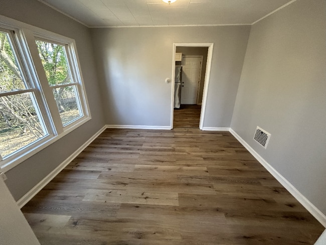 133 Temple Place unit 2 (2nd Floor), Syracuse, NY 13207 - photo 2