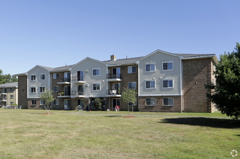 Tara Meadows, Somersworth, NH 03878 - photo 1