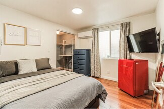 1519 W 37th Place, Los Angeles, CA 90018