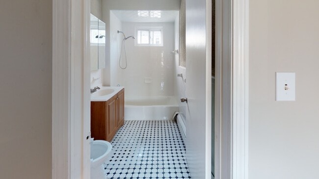 280 Mcgrath Hwy, Somerville, MA 02143 - photo 3